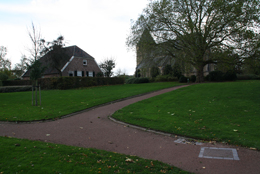 Het eindresultaat een halfverharding met een natuurlijke uitstralling