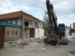 Slopen van een GGZ gebouw te Assen door Koers Aannemingen. Slopen van een GGZ gebouw te Assen door Koers Aannemingen B.V.
